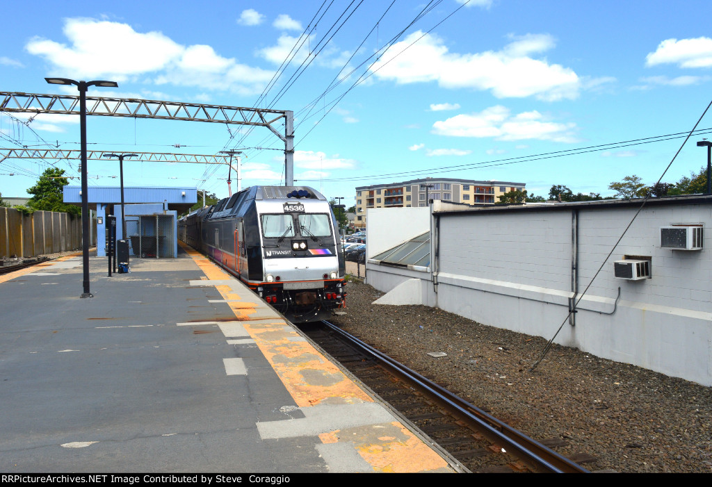 NJT 4536 Front and right side shot.